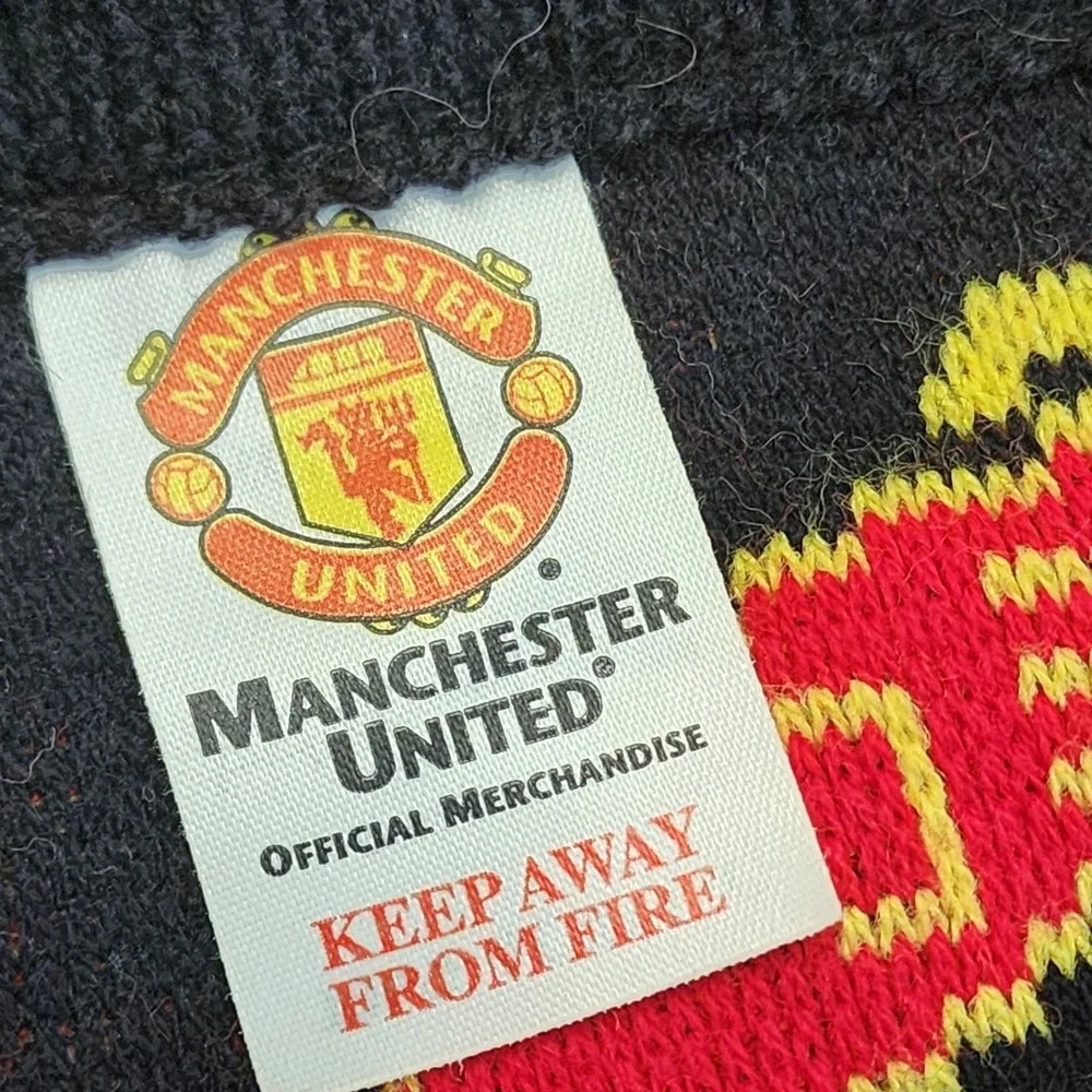 Manchester United Official Club Football/Soccer Scarf Spectator Merchandise